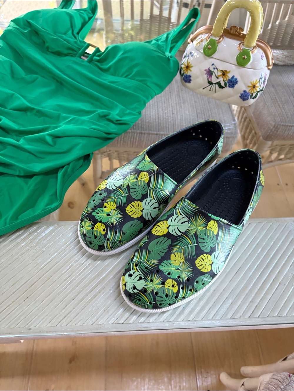 Native Green Multicolor Leaf Print Slip-On Sandals